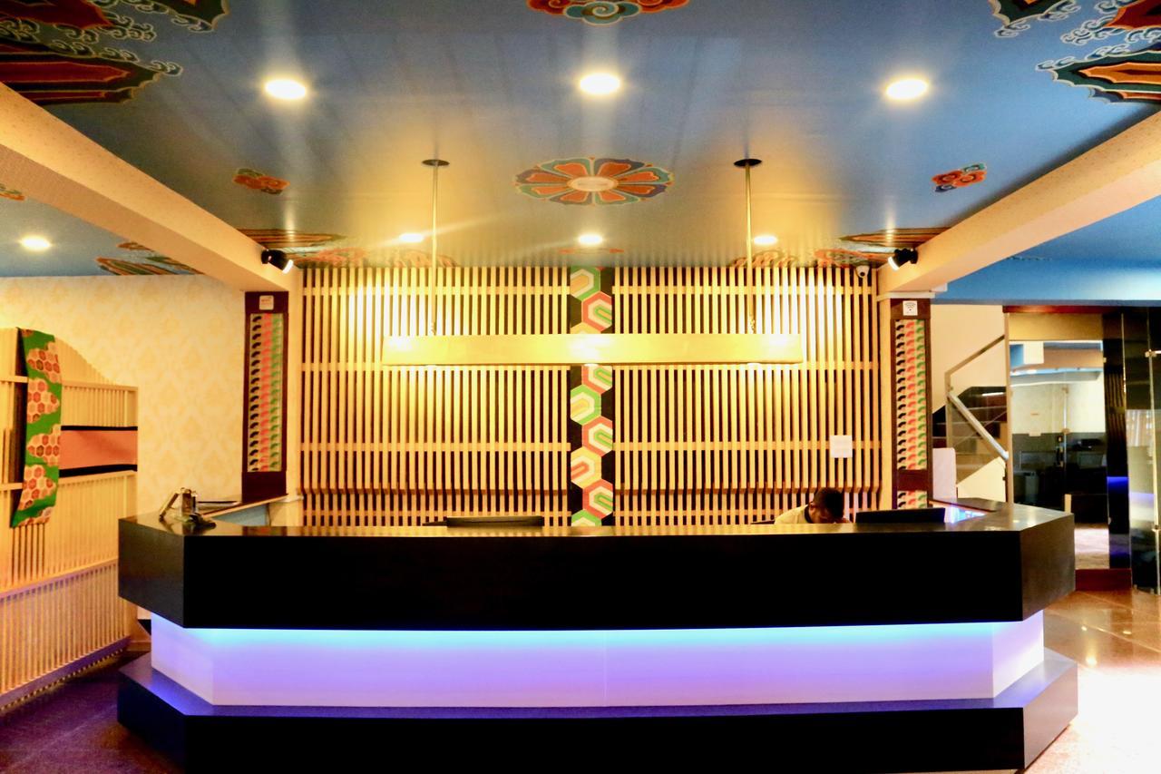 Kamalashi Boutique Inn カトマンズ エクステリア 写真